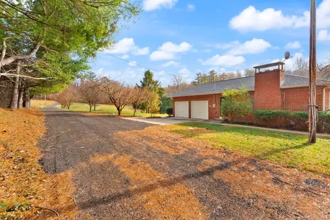 375 Seven Ponds Road Amissville VA 20106