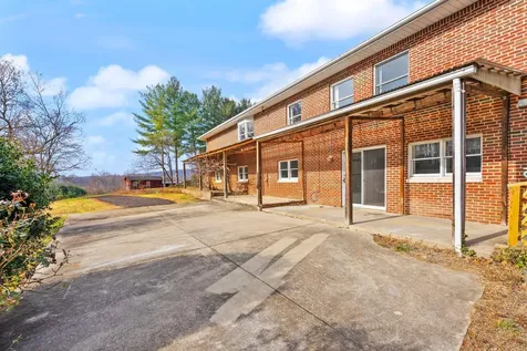 375 Seven Ponds Road Amissville VA 20106