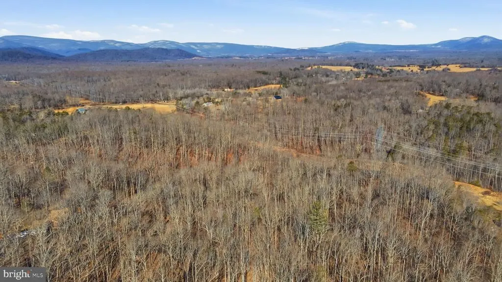 616 Poes Road S Amissville VA 20106