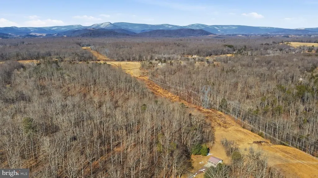 616 Poes Road S Amissville VA 20106