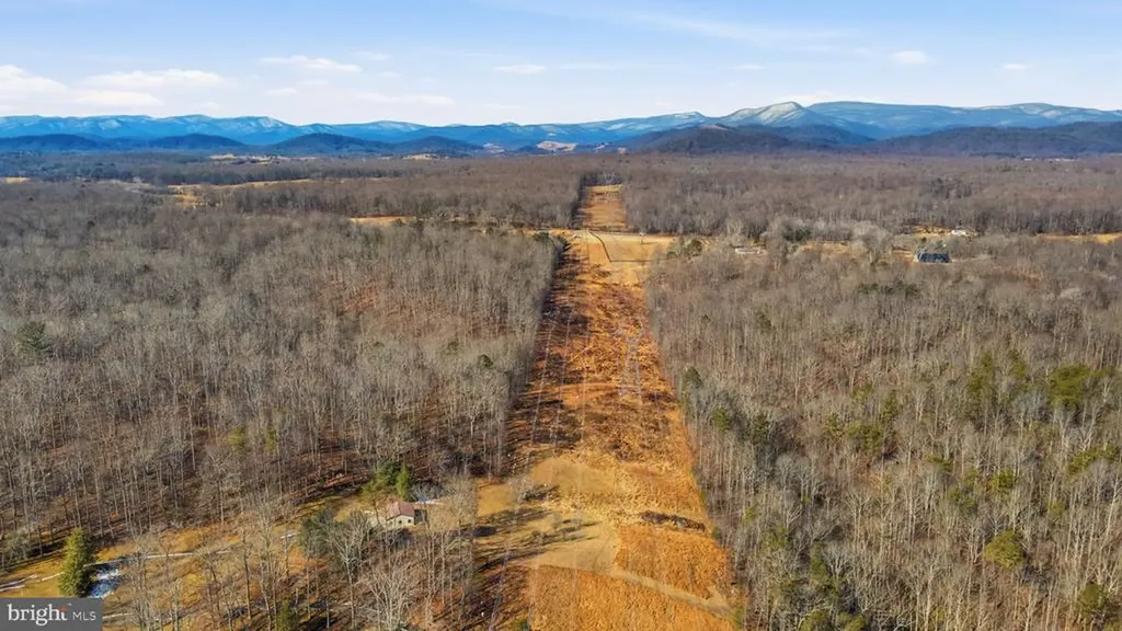 616 Poes Road S Amissville VA 20106