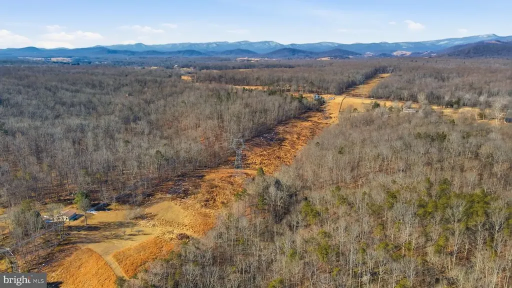 616 Poes Road S Amissville VA 20106