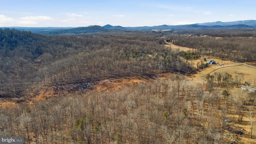 616 Poes Road S Amissville VA 20106