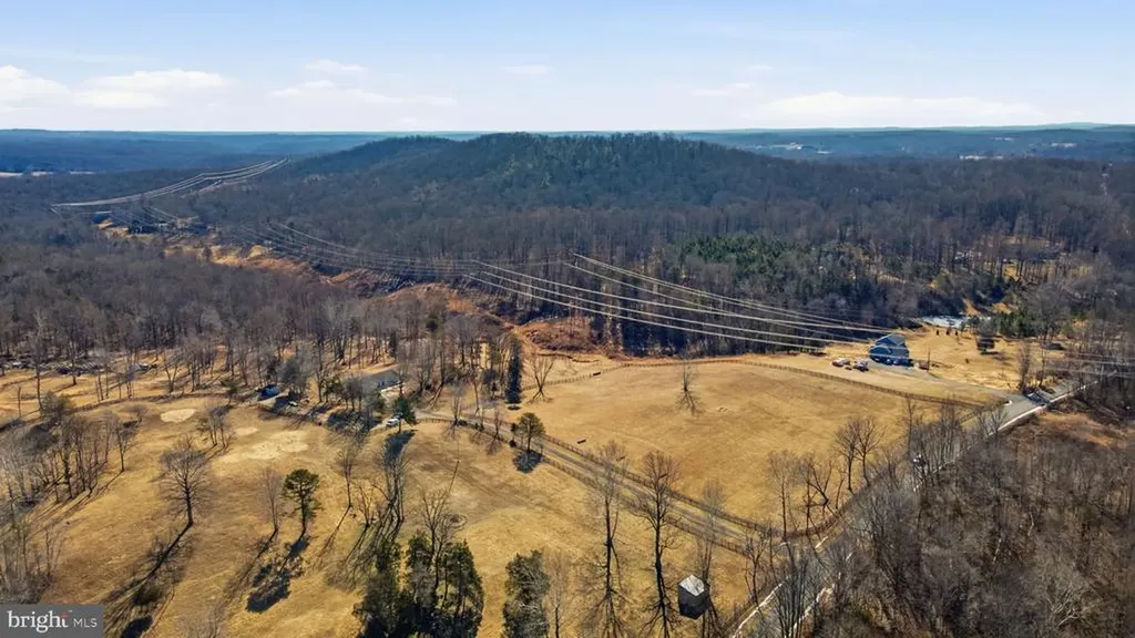 616 Poes Road S Amissville VA 20106