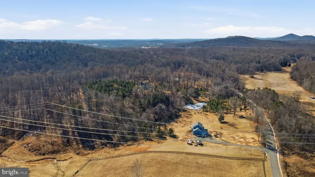 616 Poes Road S Amissville VA 20106