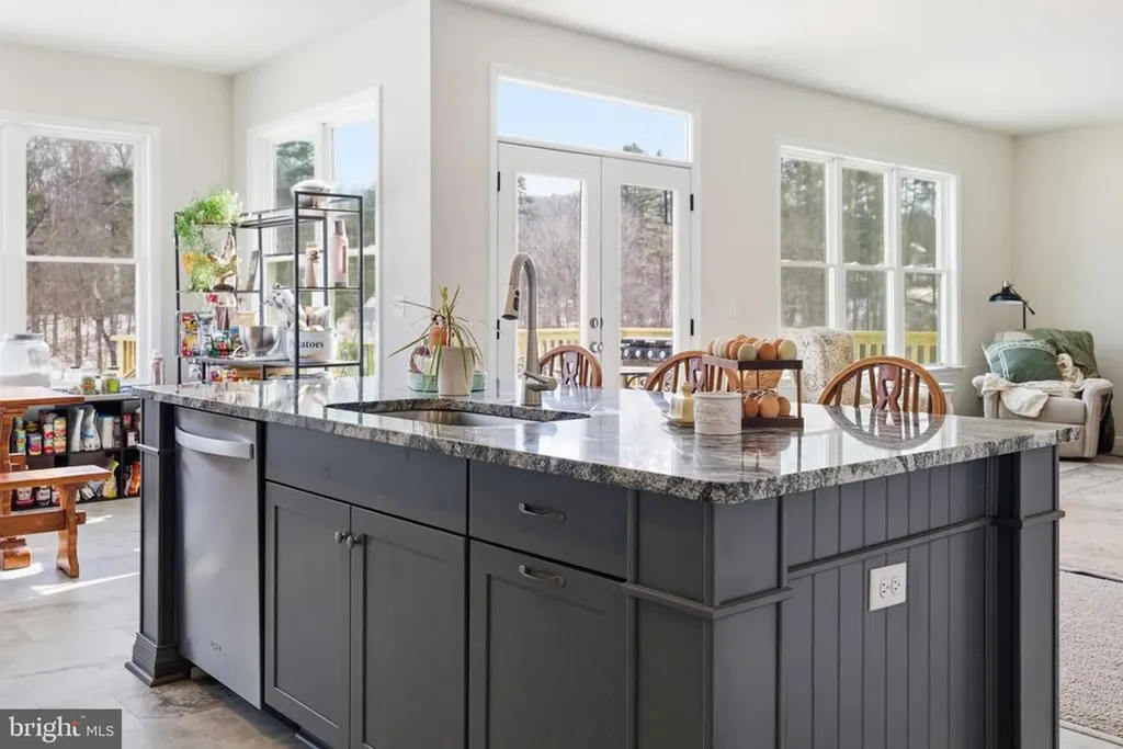 616 Poes Road S Amissville VA 20106