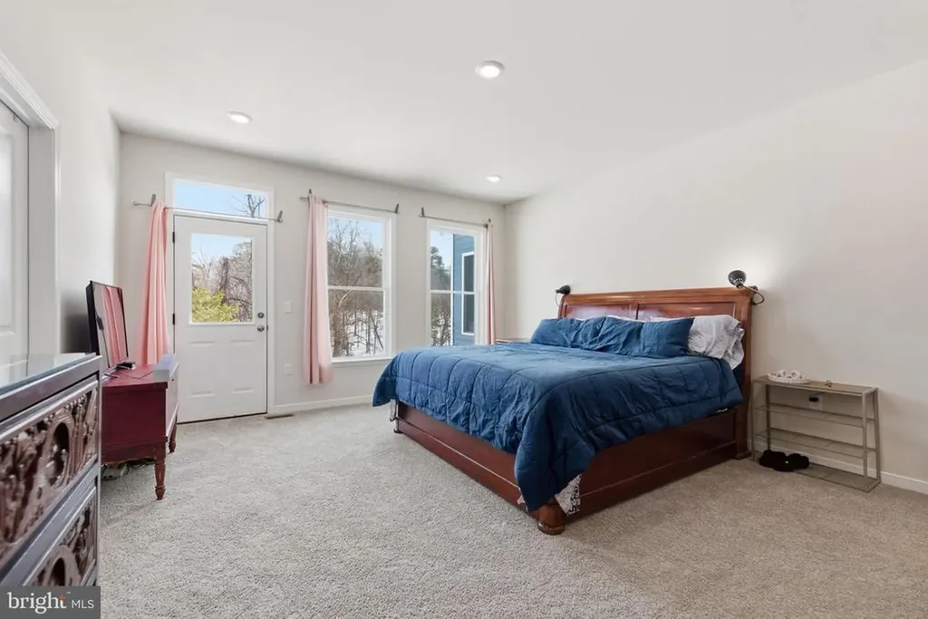 616 Poes Road S Amissville VA 20106