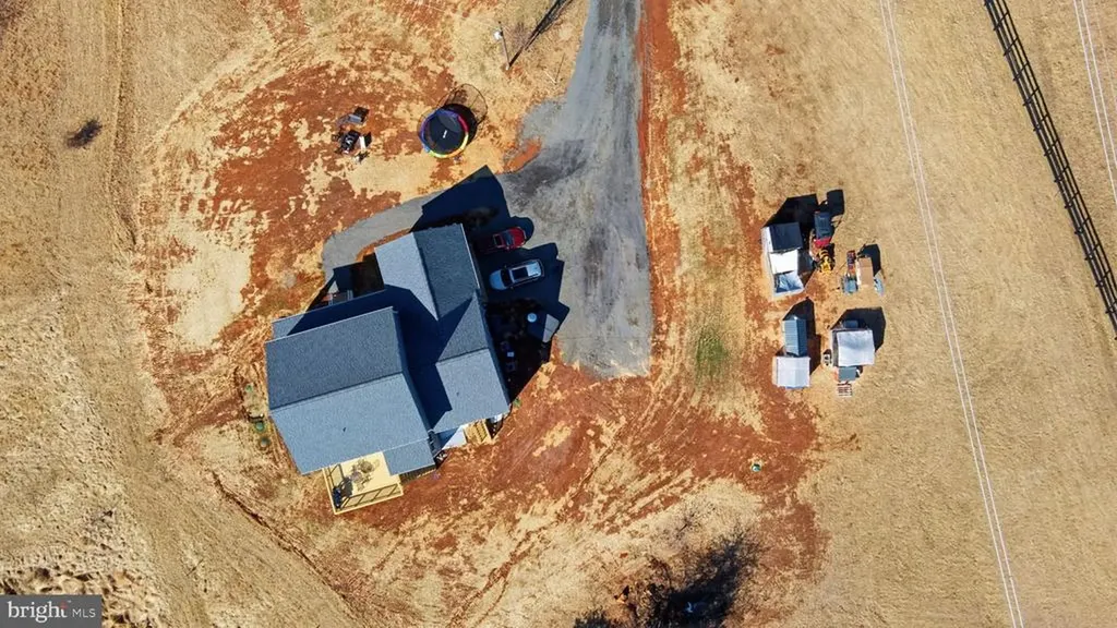 616 Poes Road S Amissville VA 20106