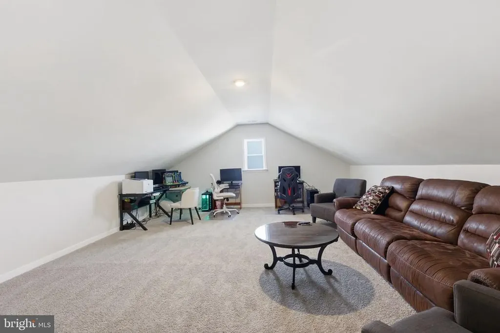 616 Poes Road S Amissville VA 20106