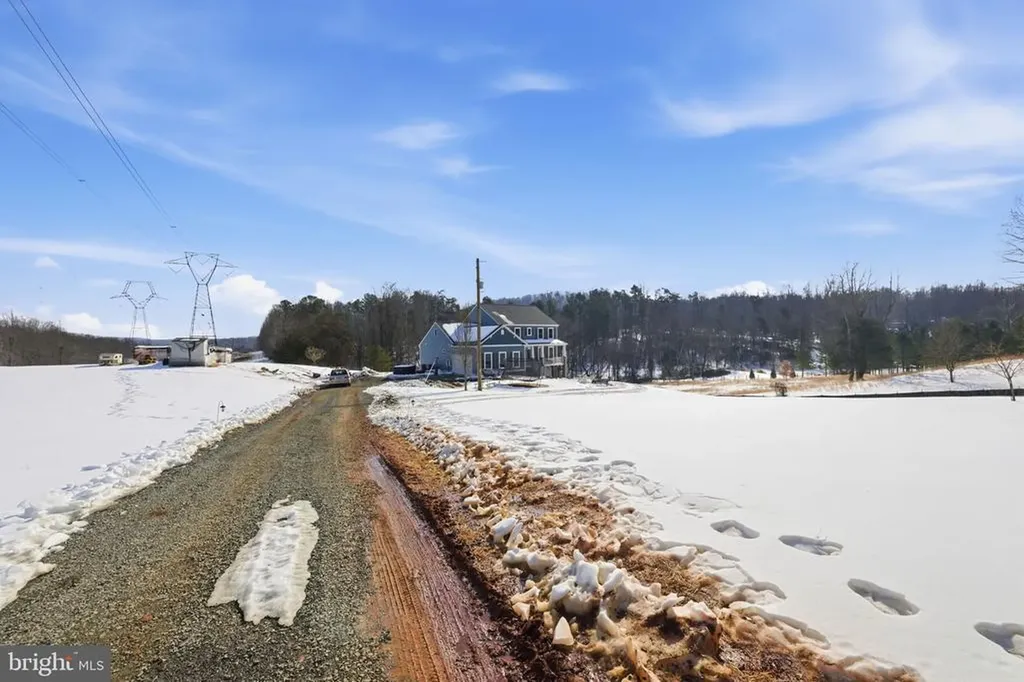 616 Poes Road S Amissville VA 20106