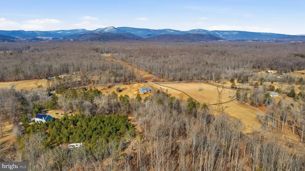 616 Poes Road S Amissville VA 20106