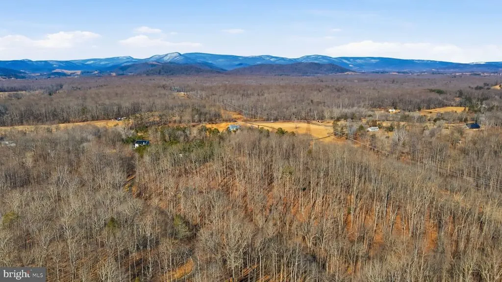 616 Poes Road S Amissville VA 20106