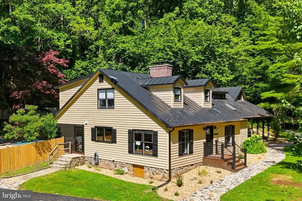 10 Ashby Road Sperryville VA 22740
