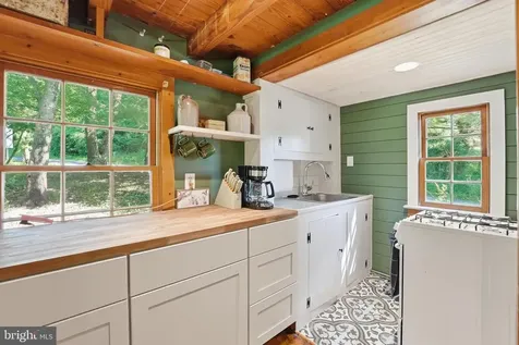 10 Ashby Road Sperryville VA 22740