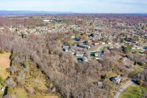 2409 Bare Street Staunton VA 24401