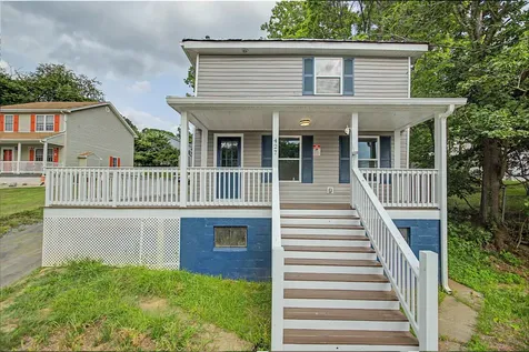 427 Montgomery Avenue Staunton VA 24401