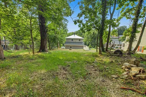 427 Montgomery Avenue Staunton VA 24401