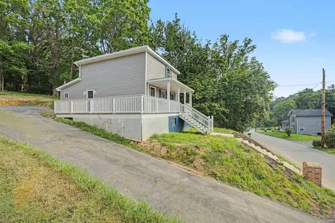 427 Montgomery Avenue Staunton VA 24401