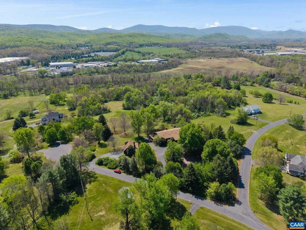18 Providence Lane Waynesboro VA 22980