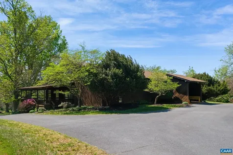 18 Providence Lane Waynesboro VA 22980