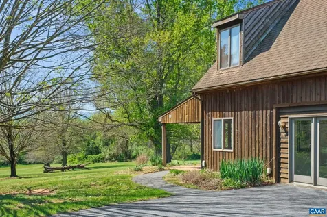 18 Providence Lane Waynesboro VA 22980