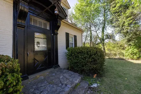 1533 Lee Highway Verona VA 24482