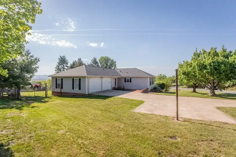 127 Valley View Avenue Mount Sidney VA 24467