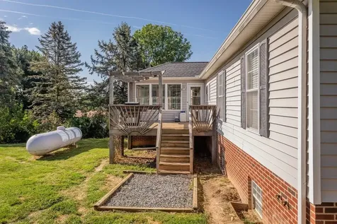127 Valley View Avenue Mount Sidney VA 24467