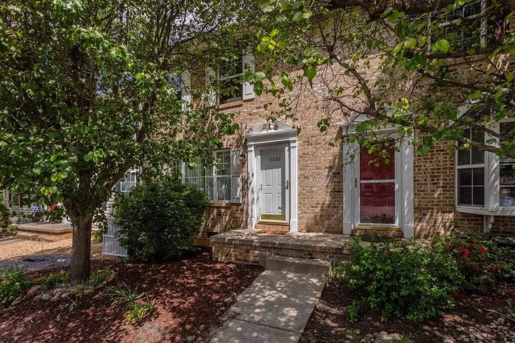 2312 Breckenridge Court Harrisonburg VA 22801
