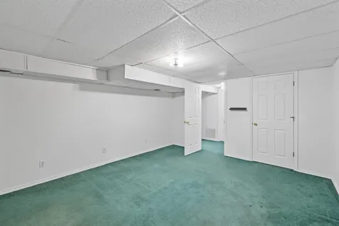 740 Sherwood Avenue Waynesboro VA 22980