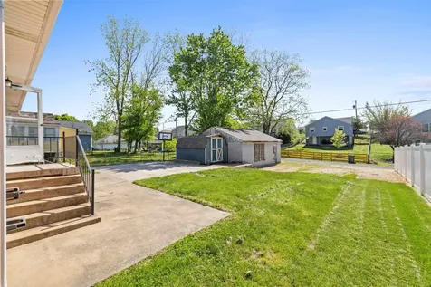 740 Sherwood Avenue Waynesboro VA 22980