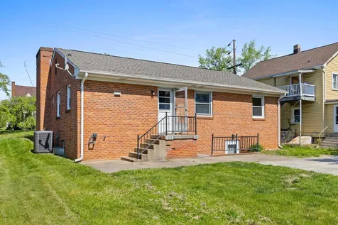 740 Sherwood Avenue Waynesboro VA 22980
