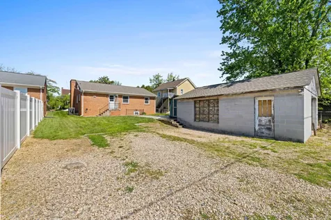 740 Sherwood Avenue Waynesboro VA 22980
