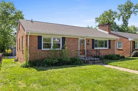 740 Sherwood Avenue Waynesboro VA 22980