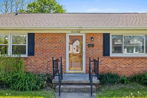 740 Sherwood Avenue Waynesboro VA 22980