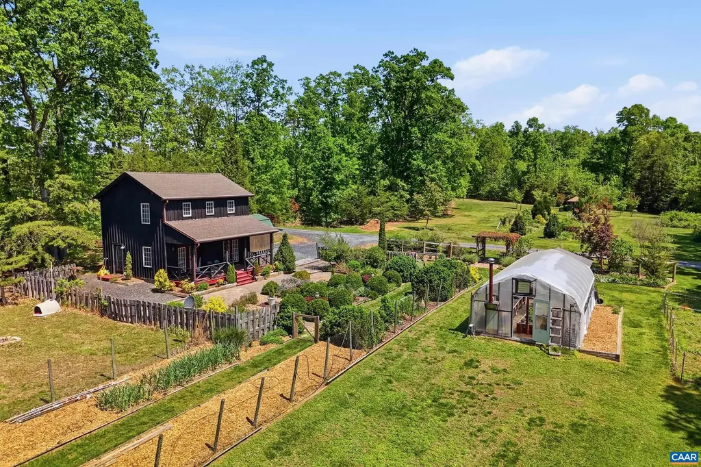 1740 Georges Mill Road Palmyra VA 22963
