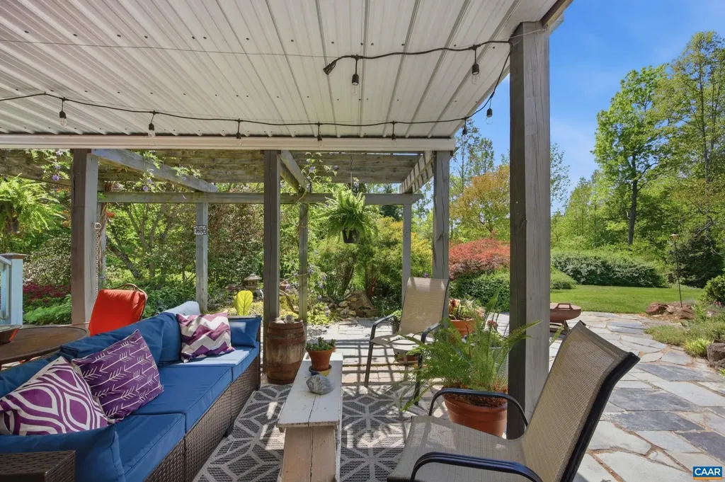 1740 Georges Mill Road Palmyra VA 22963
