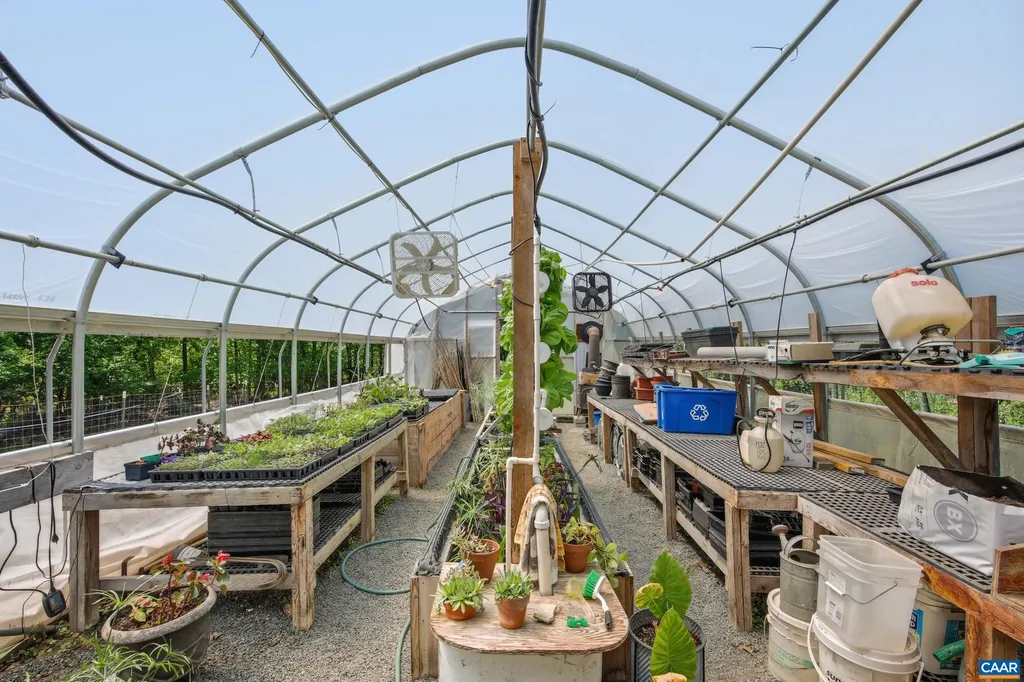 1740 Georges Mill Road Palmyra VA 22963