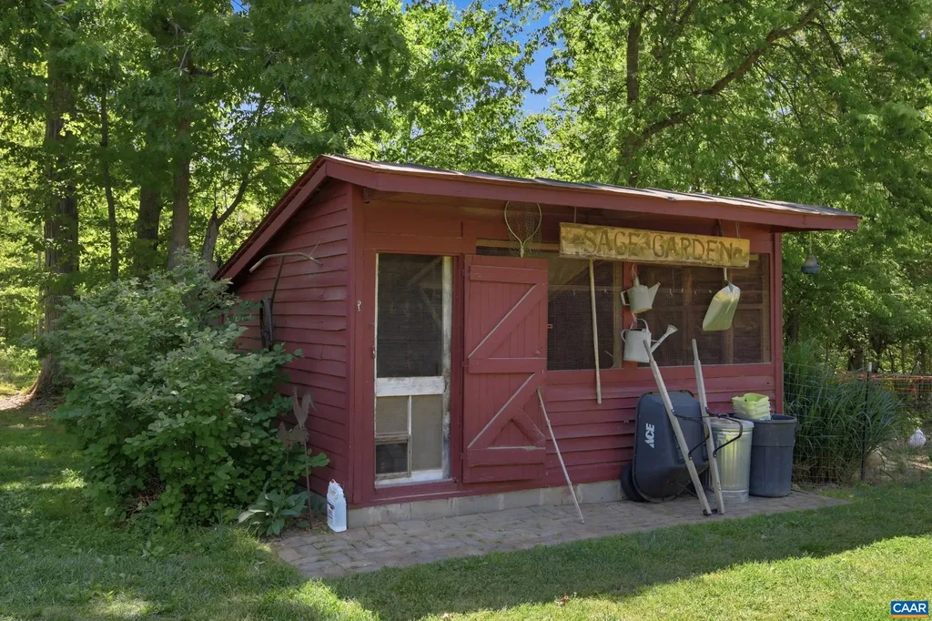1740 Georges Mill Road Palmyra VA 22963