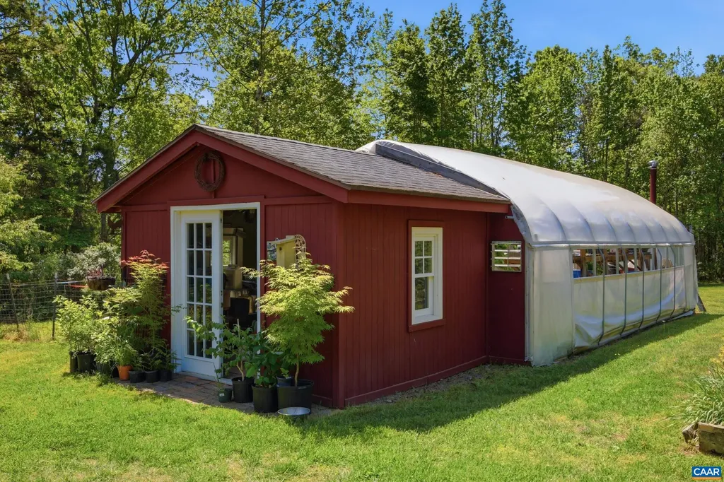 1740 Georges Mill Road Palmyra VA 22963