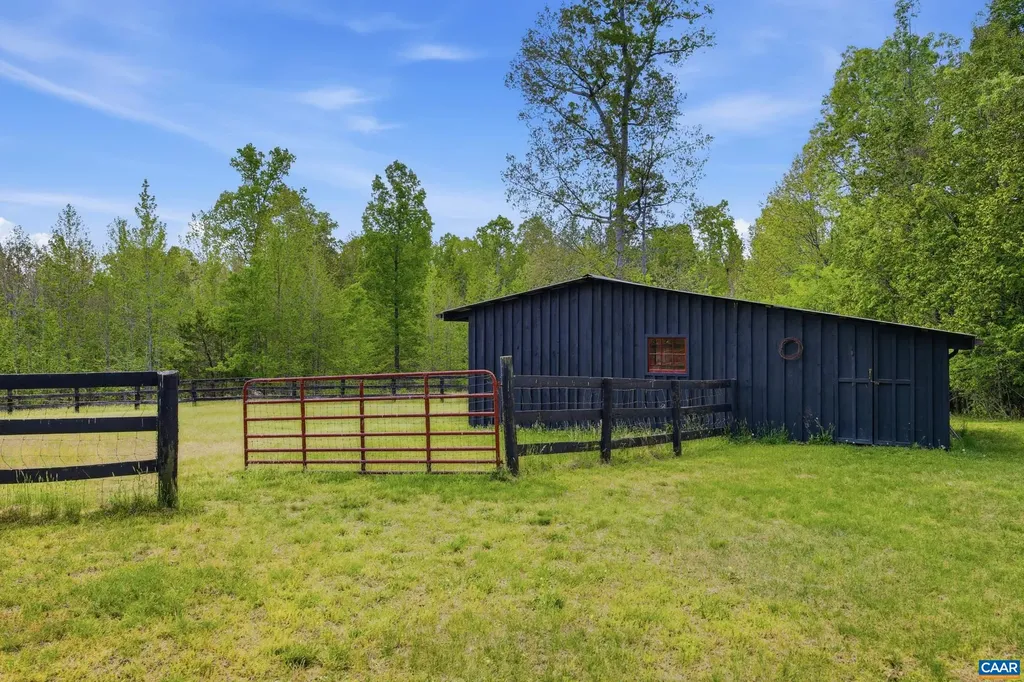 1740 Georges Mill Road Palmyra VA 22963