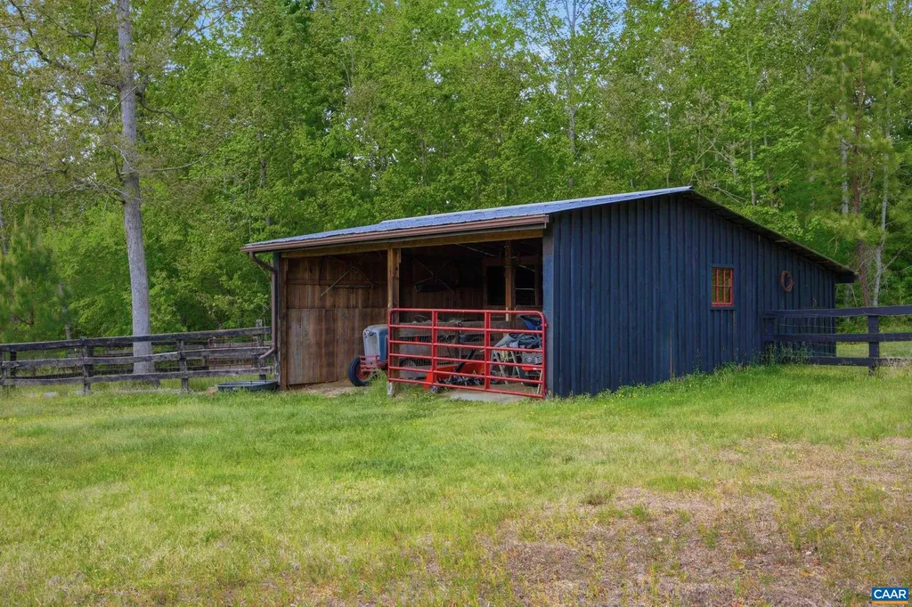 1740 Georges Mill Road Palmyra VA 22963