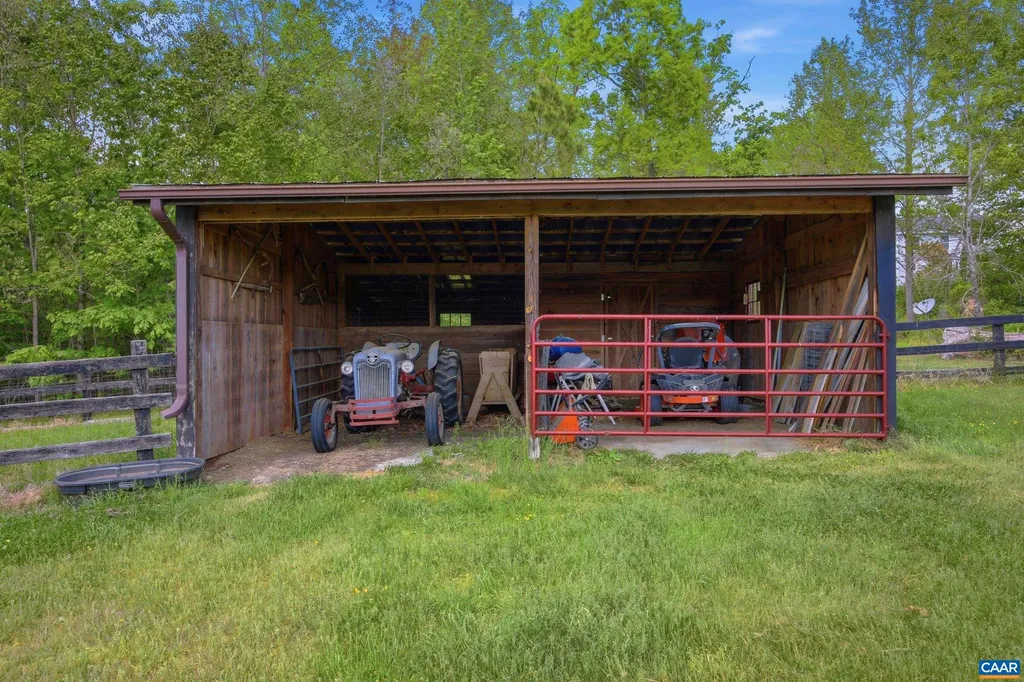 1740 Georges Mill Road Palmyra VA 22963