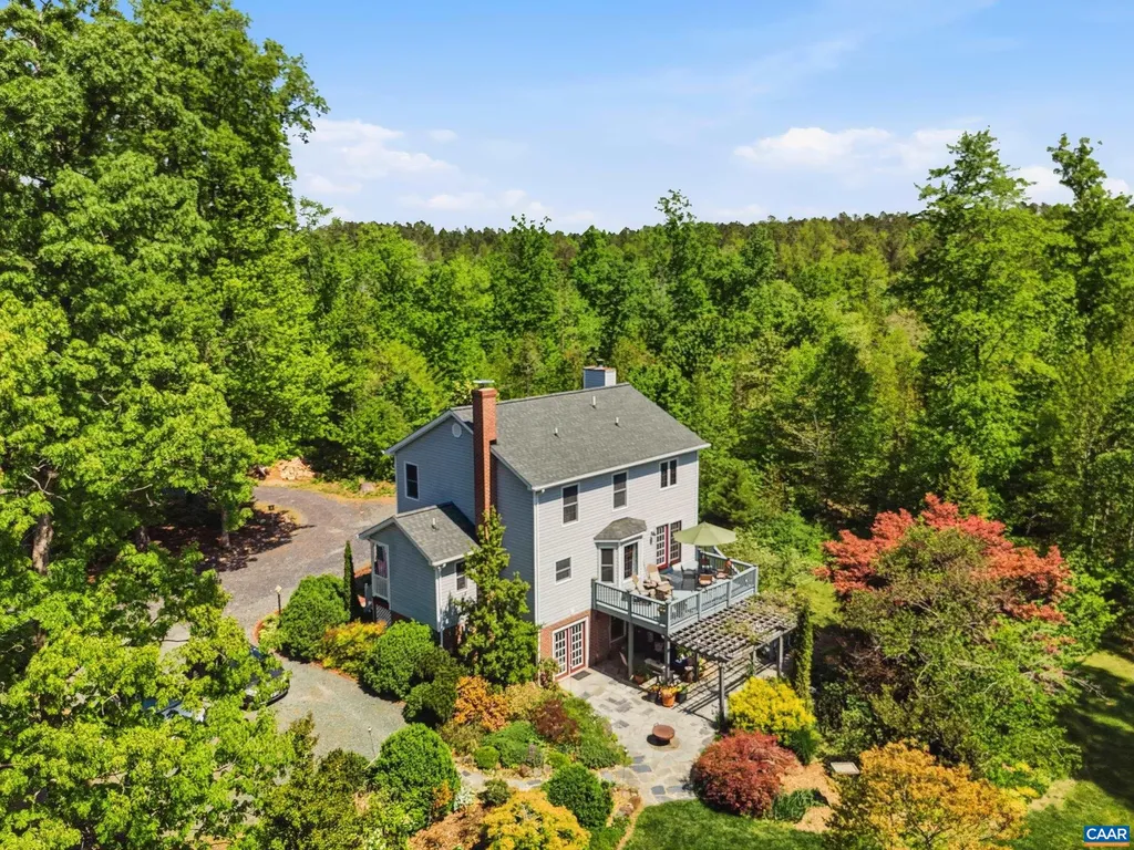 1740 Georges Mill Road Palmyra VA 22963
