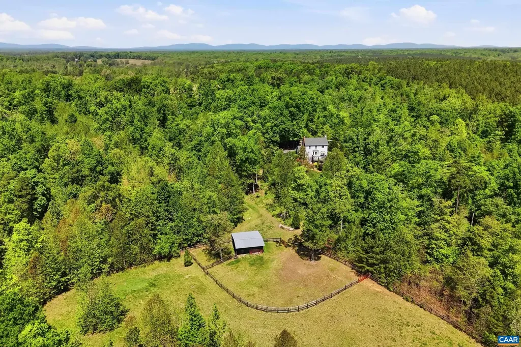1740 Georges Mill Road Palmyra VA 22963