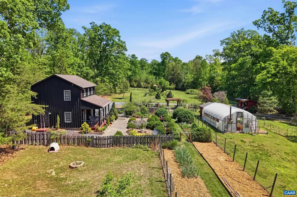 1740 Georges Mill Road Palmyra VA 22963
