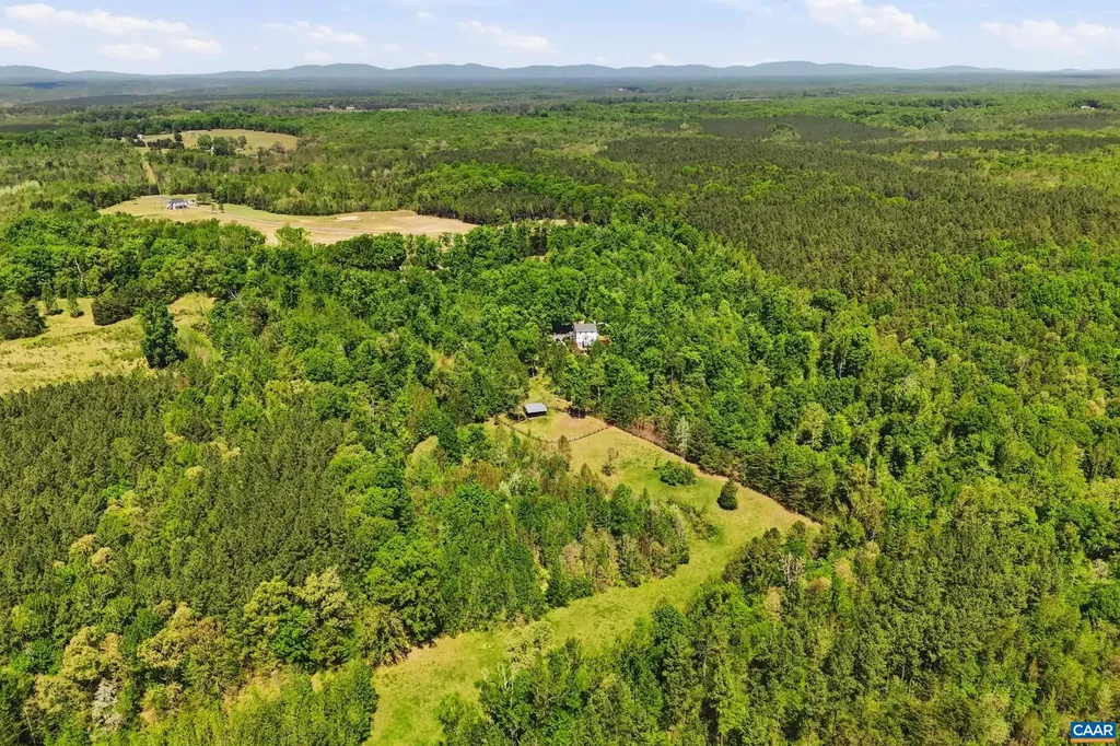 1740 Georges Mill Road Palmyra VA 22963