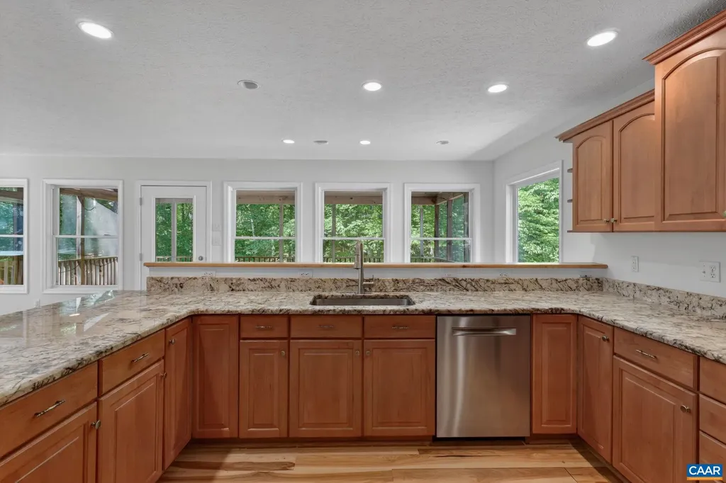 32 Wildwood Drive Palmyra VA 22963