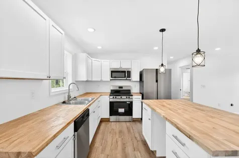 16945 Prospect Avenue E Elkton VA 22827