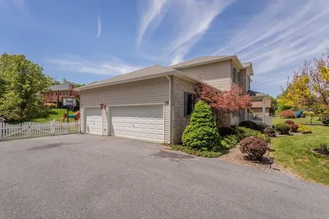 3265 Berryfield Drive Rockingham VA 22801